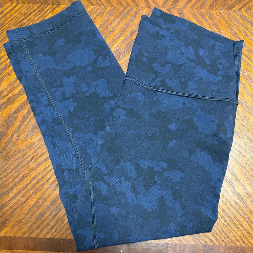 Lululemon Wunder Under Crop Blue Camo - Size 8